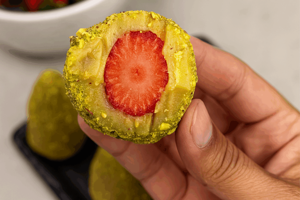 Como Fazer Morango do Amor com Pistache — Receita Caseira